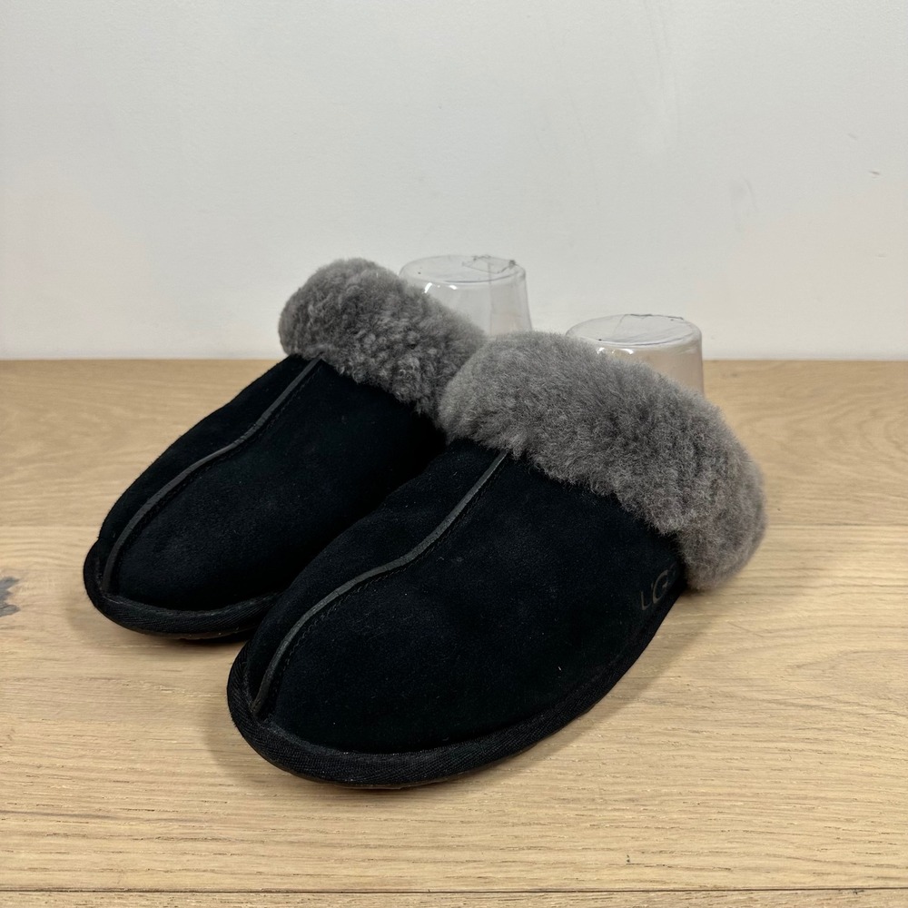 UGG Scuffette Slippers Womens 10 Black Suede Gray Shearling Fur Cozy Winter